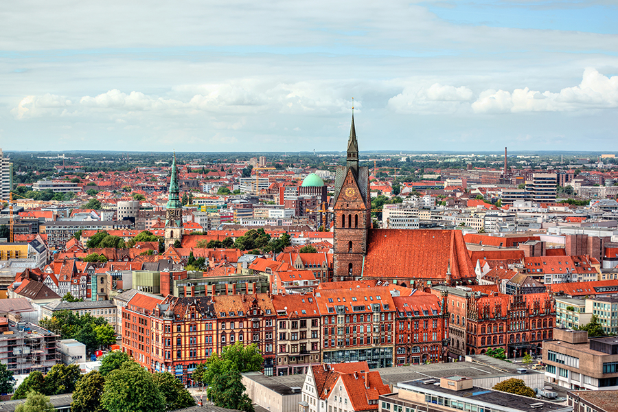 Blick aus der Vogelperspektive auf historische Gebäude im Zentrum von Hannover.